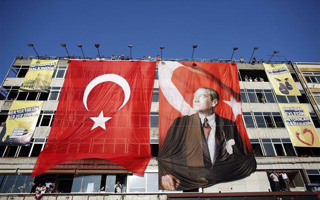 Toυρκία: Απαλλαγή για 5 αξιωματικούς που κατηγορούνταν για τον θάνατο 34 Κούρδων